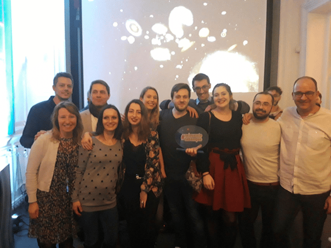 Team EFFICOM Lille et le trophée #REINVENTETABANQUE
