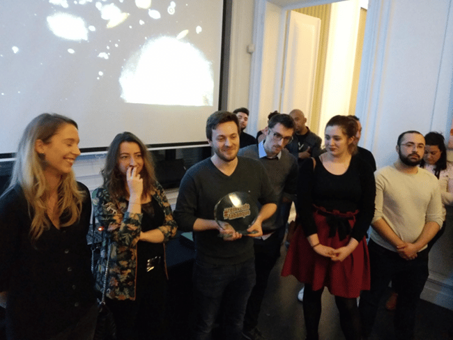 Team EFFICOM Lille et le trophée #REINVENTETABANQUE